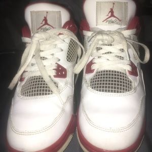 Air Jordan retro fire red 4’s